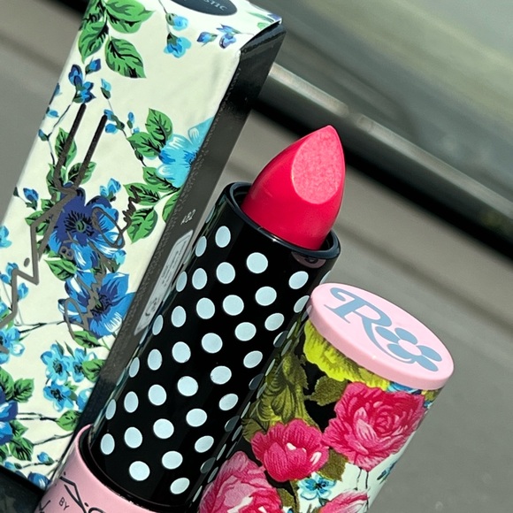 MAC x Richard Quinn "Vamp-tastic" Lipstick - Picture 10 of 16